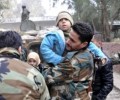 الجيش العربي السوري يؤمن خروج أكثر من 2100 مواطن لجؤوا إليه هربا من إرهاب التنظيمات التكفيرية في الغوطة الشرقية 