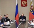بوتين يبحث مع أعضاء مجلس الأمن الروسي نتائج قمته مع ترامب