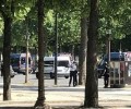 مقتل مسلح بعد صدمه شاحنة للشرطة الفرنسية في باريس