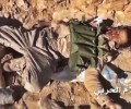 عناصر مرتزقة العدوان السعودي يسحبون جثث قتلاهم  من الجبال المحاذية لمنطقة نهم 