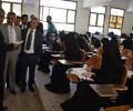 وزير التعليم العالي يطلع علی سير الامتحانات في كلية الاداب ومركز الحاسوب بجامعة صنعاء