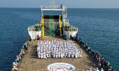 لأول مره :عرس جماعي باليمن  على متن  السفينة الإماراتية روابي